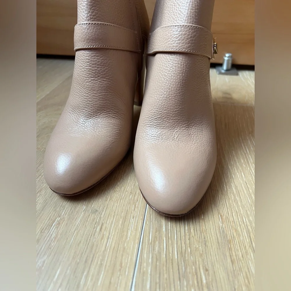 Kate Spade Thatcher Mini Pebble Fawn Booties  Size 7 B
